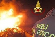 Va a fuoco automobile in via Nicolodi. Fiamme spente e area messa in sicurezza