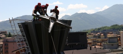 Chiesa del Cuore Immacolato, rimossa la pesante Croce in ferro della cupola