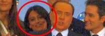 Antonia Ruggiero con Silvio Berlusconi durante un comizio